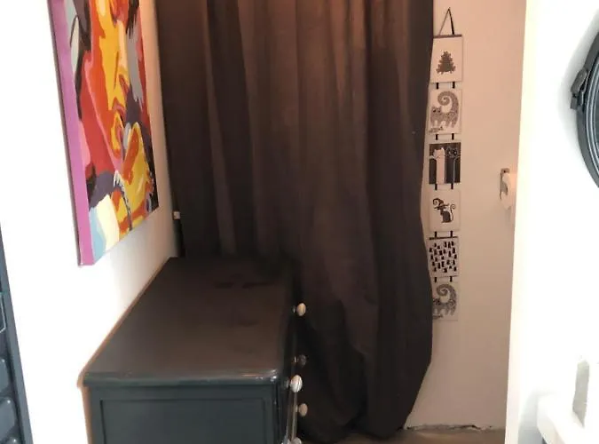 Grande Chambre Avec Salle De Bain Et Wc Prives
