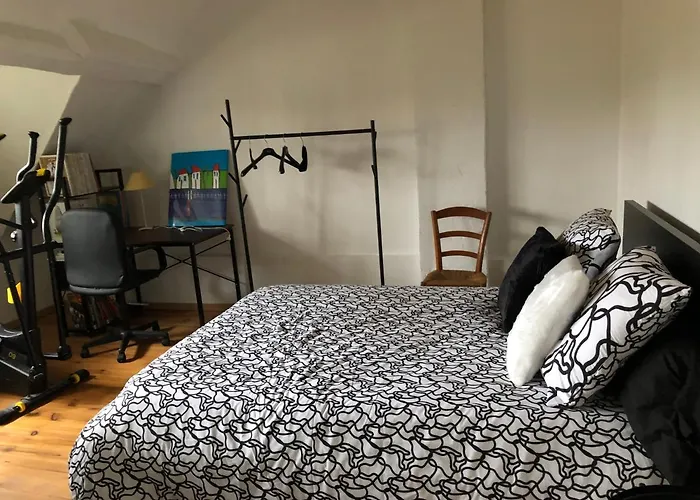 Grande Chambre Avec Salle De Bain Et Wc Prives